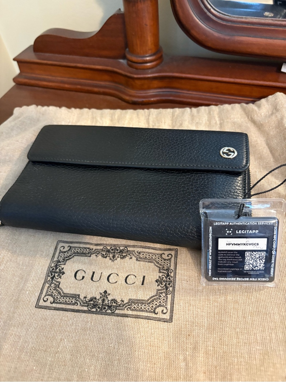 Gucci Black Pebbled Leather Snap Wallet with Gold-Tone Logo Snap